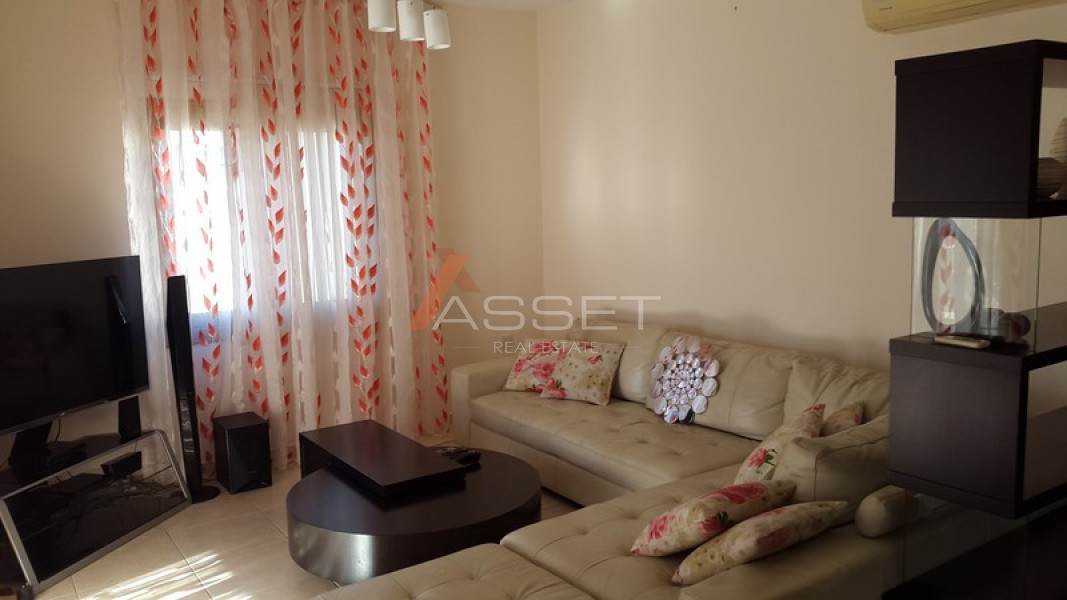 3 BEDROOM APARTMENT IN NEAPOLIS