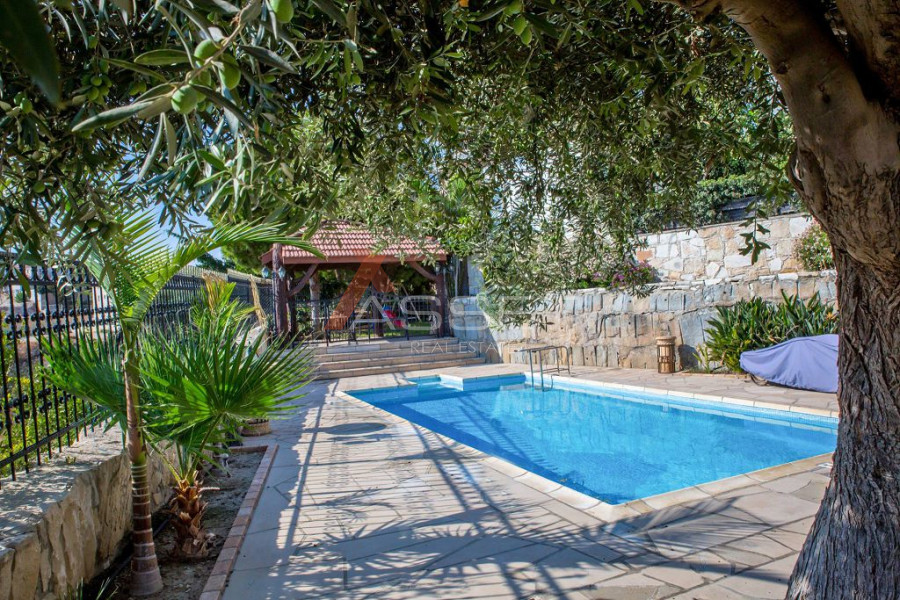 2 Bdr VILLA IN AGIA FYLA LIMASSOL