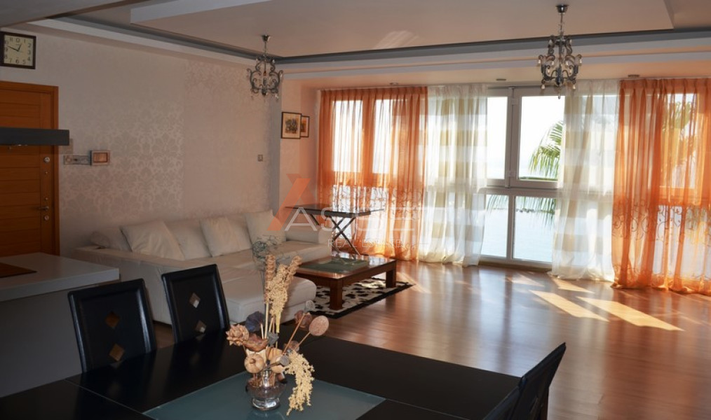 3 Bdr FIRST LINE APARTMENT IN TOURIST AREA