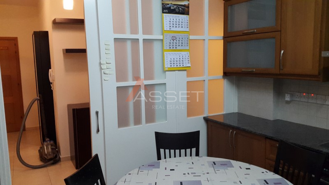 3 BEDROOM APARTMENT IN NEAPOLIS