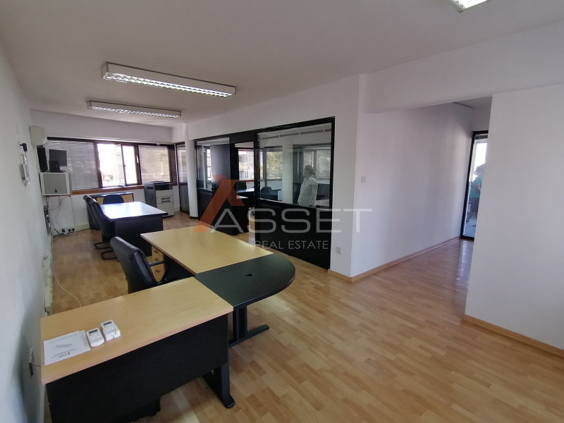 114 m²  OFFICE SPACE IN MESA GEITONIA