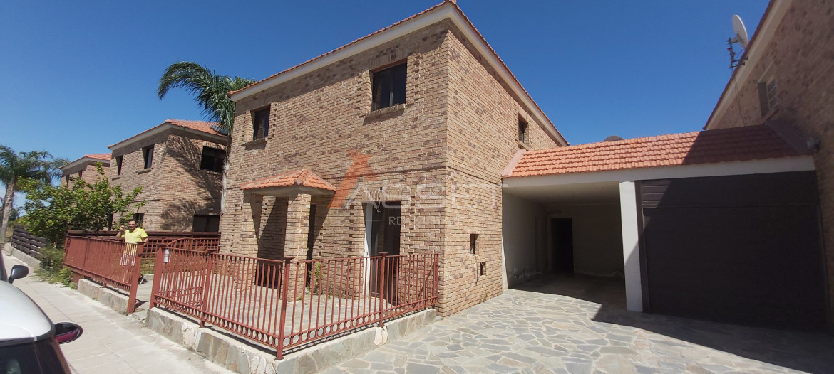 4 Bdr HOUSE IN KITI LARNACA