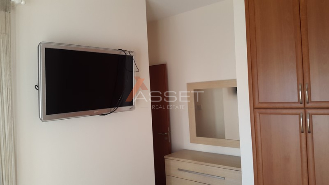 3 BEDROOM APARTMENT IN NEAPOLIS