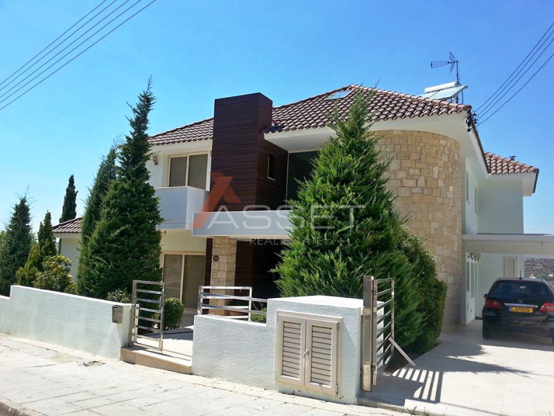 3+2 Bdr VILLA IN PANTHEA AREA