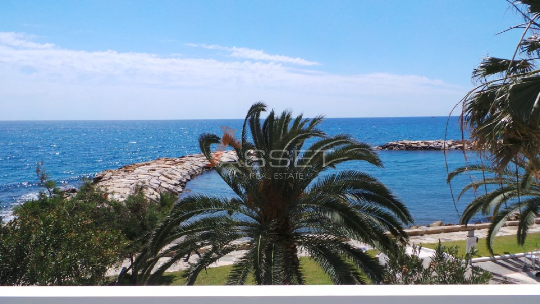 2 Bdr BEACHFRONT APARTMENT IN LIMASSOL