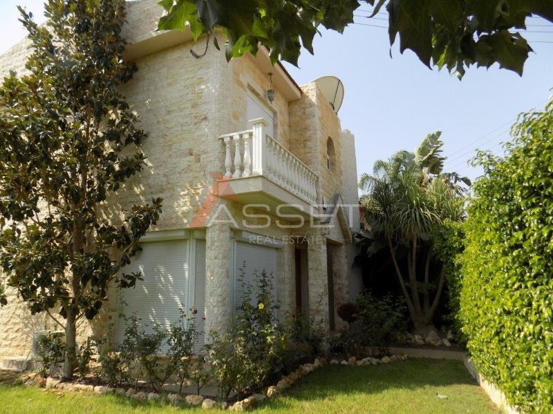 3 Bdr VILLA WALKING DISTANCE TO THE SEA