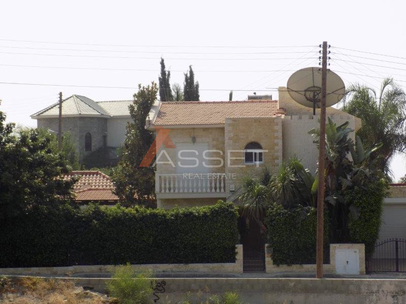 3 Bdr VILLA WALKING DISTANCE TO THE SEA