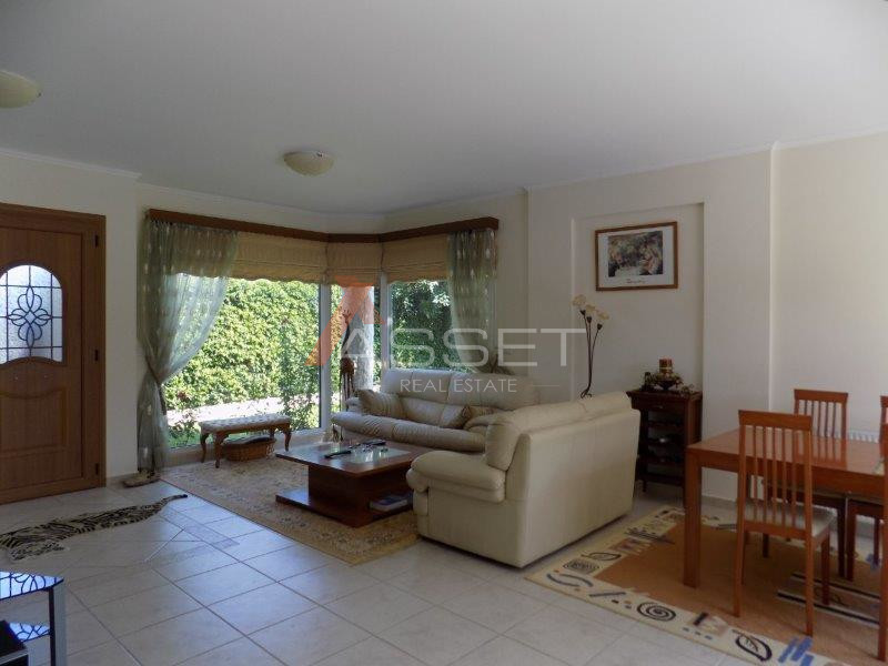 3 Bdr VILLA WALKING DISTANCE TO THE SEA