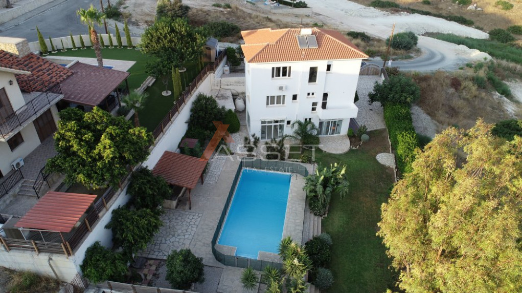 4 BEDROOM VILLA IN PAREKKLISIA