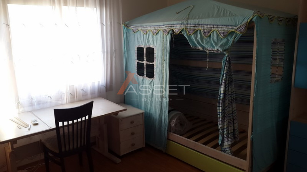 3 BEDROOM APARTMENT IN NEAPOLIS