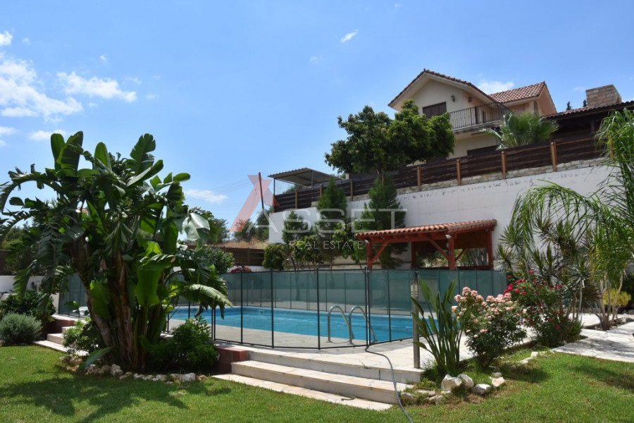 4 BEDROOM VILLA IN PAREKKLISIA