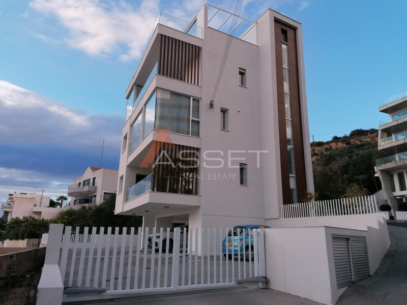 3+1 BEDROOM PENTHOUSE WITH ROOF GARDEN IN AGIA FYLA