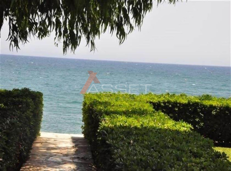 2 Bdr LUXURY SEA FRONT APARTMENT IN GERMASOGEIA