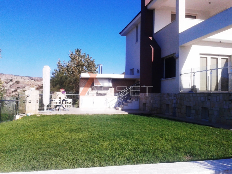 3+2 Bdr VILLA IN PANTHEA AREA