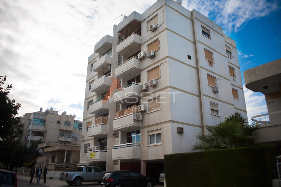 3 Bdr APARTMENT IN NEAPOLIS