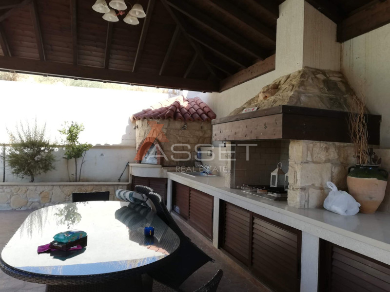 4 Bdr HOUSE IN AGIOS TYCHONAS